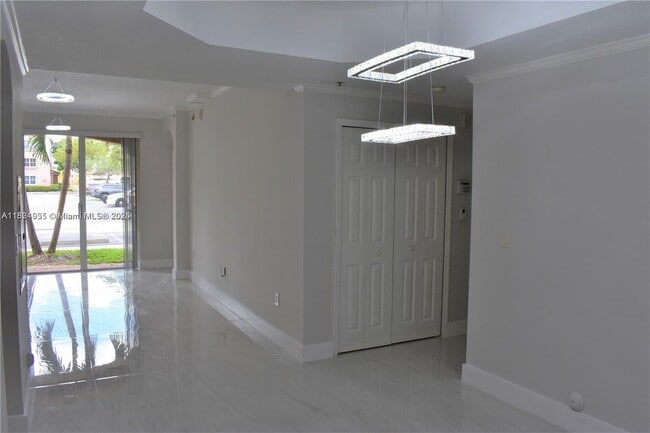 Building Photo - 6540 NW 114th Ave