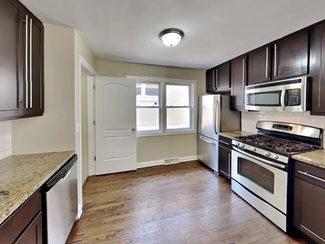 Foto del edificio - 5715 N Nagle Ave