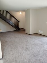 Building Photo - 555 Rosanne Ln