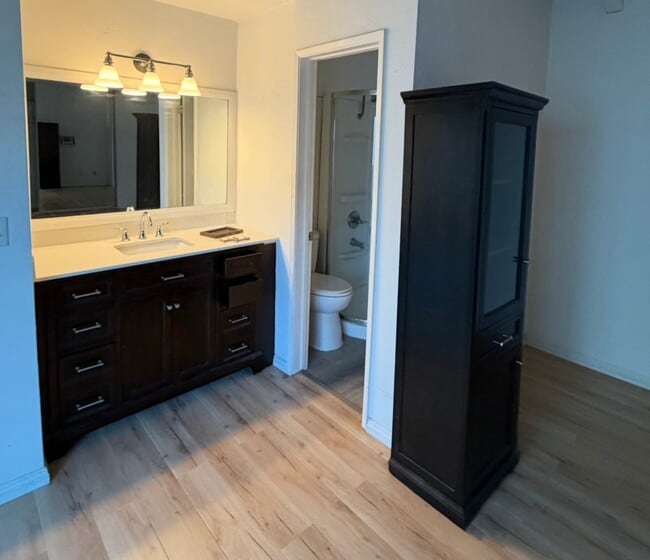 Building Photo - 1921 Harriman Ln