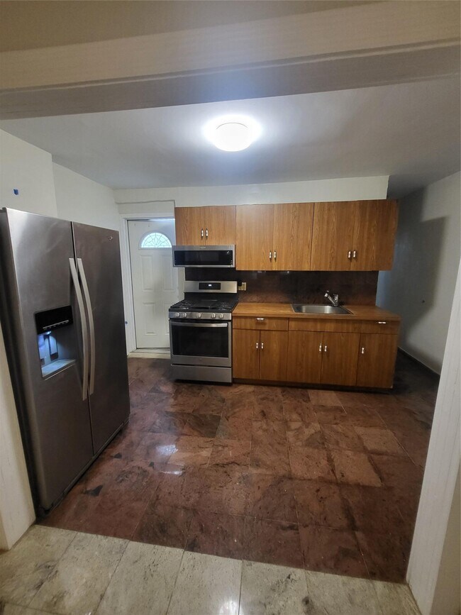Foto del edificio - 30-35-3049 49th St
