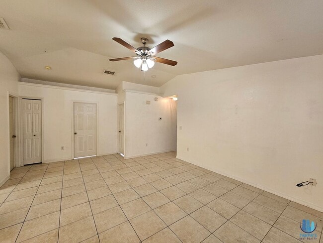 Building Photo - Spacious 3 Bedroom, 2 Bath HOUSE for rent in Lakeland!