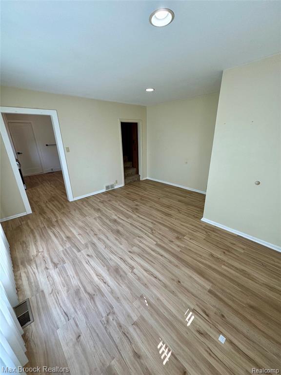 Foto del edificio - 368 S Wing St