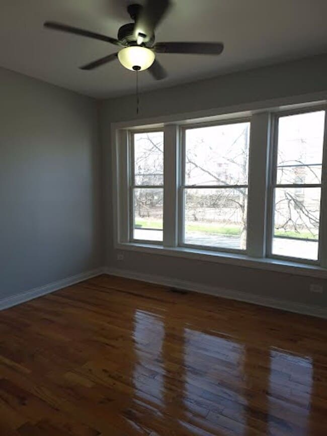Building Photo - 3 Bedroom Unit Available