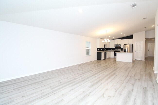 Building Photo - 4 bedroom 2 bath home built in 2021 ~ Fenc...