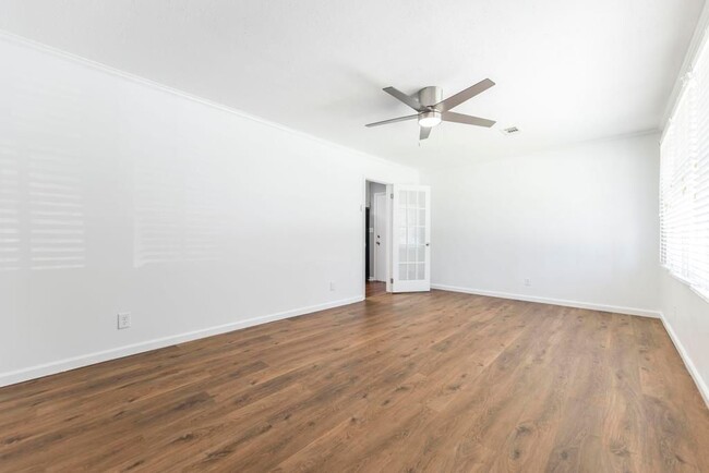 Foto del edificio - 410 Thomson Rd