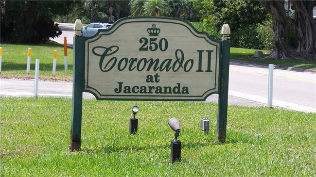 Building Photo - 250 Jacaranda Dr