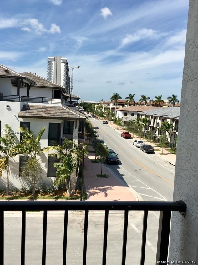 Foto principal - 4745 NW 84th St