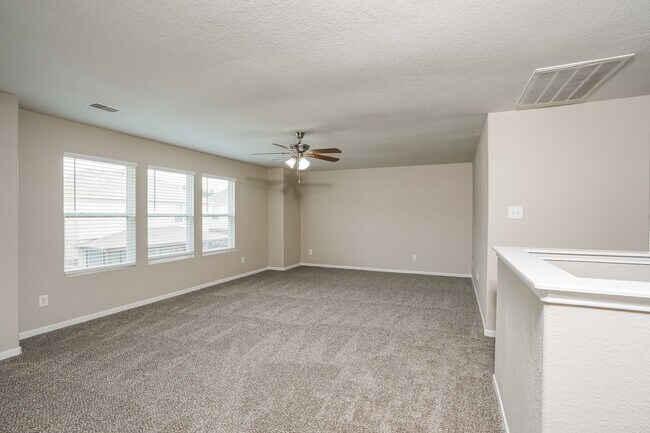 Foto del edificio - 14815 Hillside Woods Ct