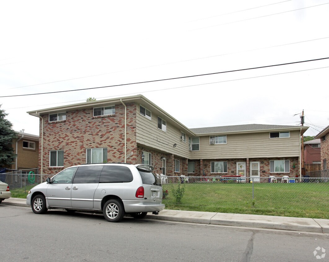 Foto principal - 5521 S Delaware St
