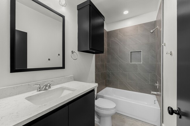 Building Photo - 201 Dawn Lynn Dr