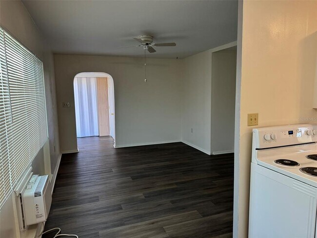 Foto del edificio - 8289 Cristobal Ave