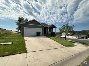 Building Photo - 5096 Larch Ln