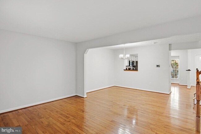 Foto del edificio - 7951 Brightmeadow Ct