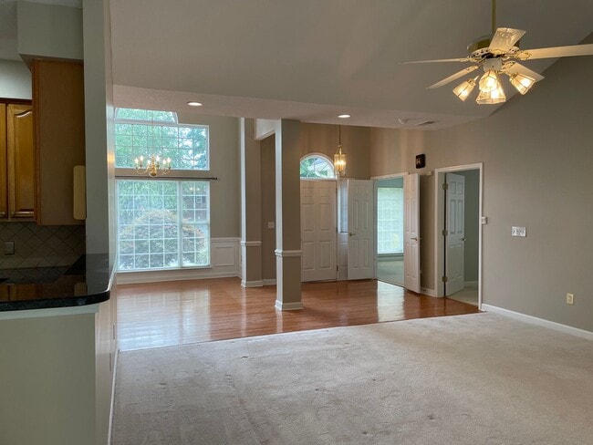 Building Photo - Three Bedroom Ranch Home With Deeded Boat ...