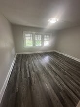 Building Photo - 10518 Parkhurst Dr