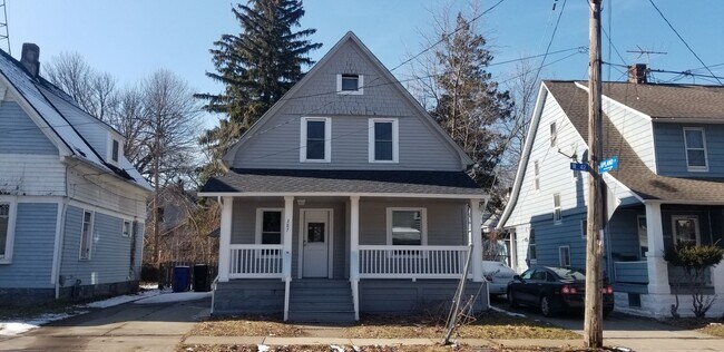 Foto del edificio - Brooklyn Centre - 3 Bedrooms - Single Fami...