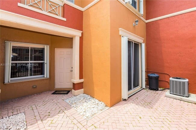 Foto del edificio - 6202 NW 116th Ave