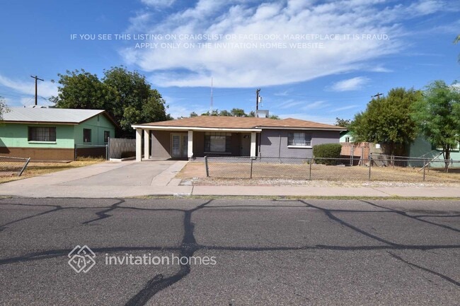 Building Photo - 3630 E Oak St