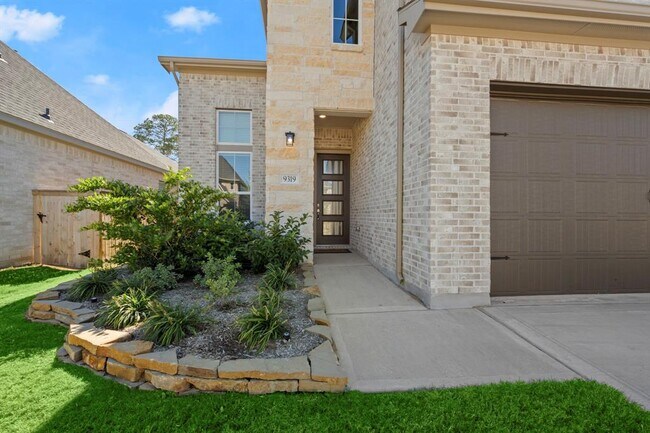 Building Photo - 9319 Galloway Wds Trl