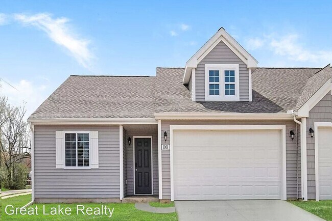Building Photo - 3 br, 2 bath House - 1008 West Villas Drive