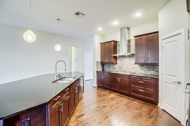 Foto del edificio - 17106 Rainier Creek Dr