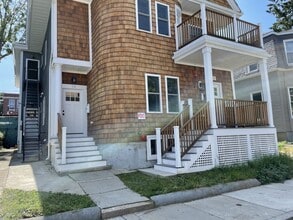 Building Photo - 14 Weld Ave