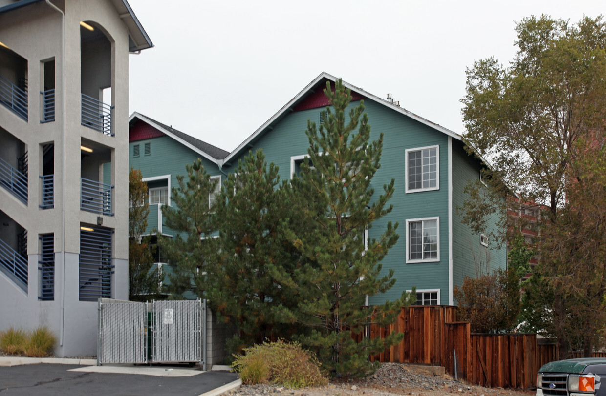 Foto del edificio - College Terrace Apartments