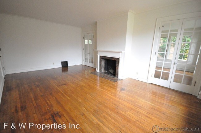 Building Photo - 44 Woodland Ave