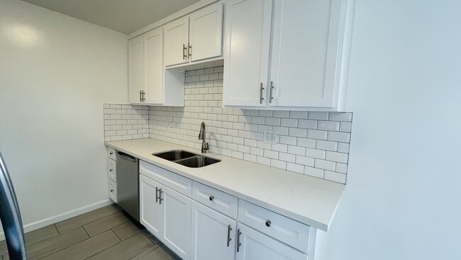 Building Photo - 2020 Preuss Rd