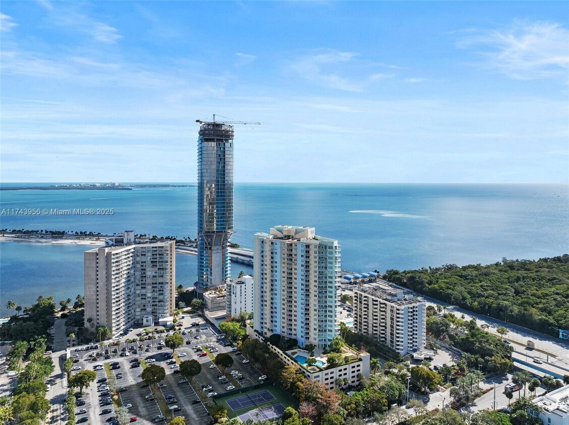 Foto principal - 2475 Brickell Ave