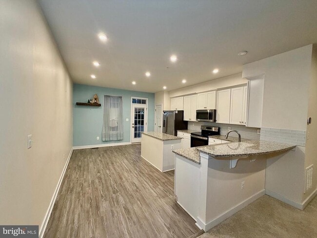 Building Photo - 4812 Crest View Dr