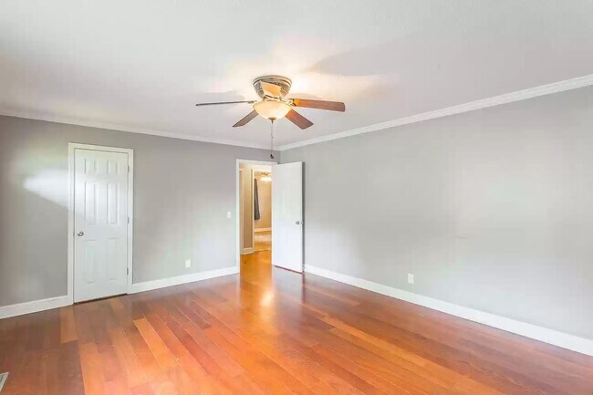 Photo - 443 Steele Rd House