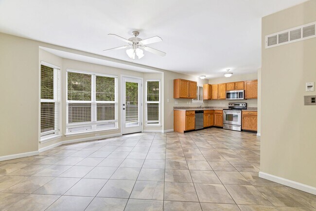 Foto del edificio - COMING SOON!! Gorgeous 3-Bedroom, 2.5-Bath...