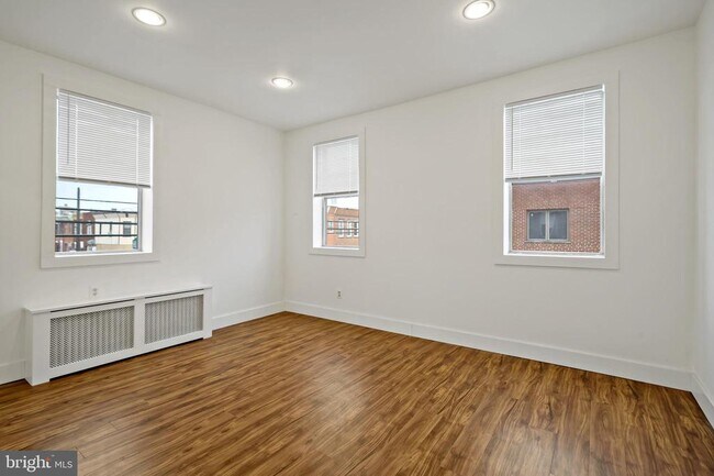 Foto del edificio - 2400 S Hutchinson St