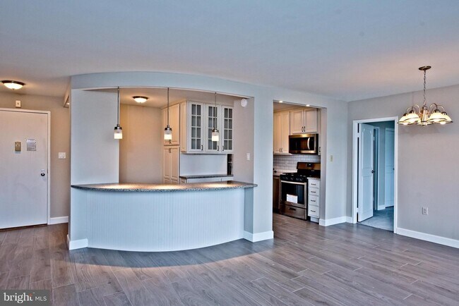Building Photo - 10500 ROCKVILLE