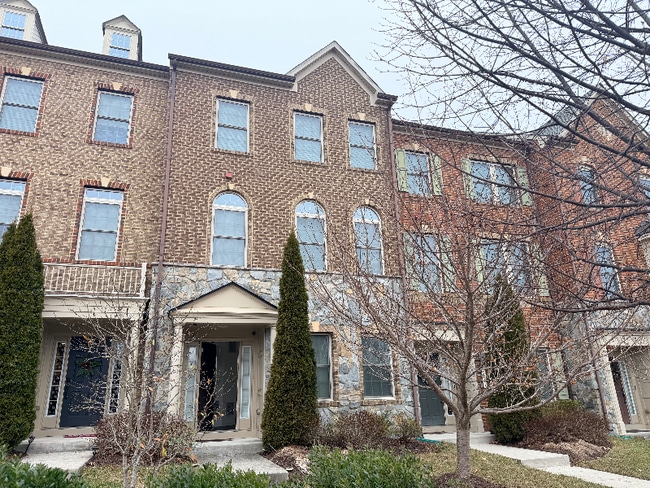 Photo - 7413 Matapan Dr Townhome