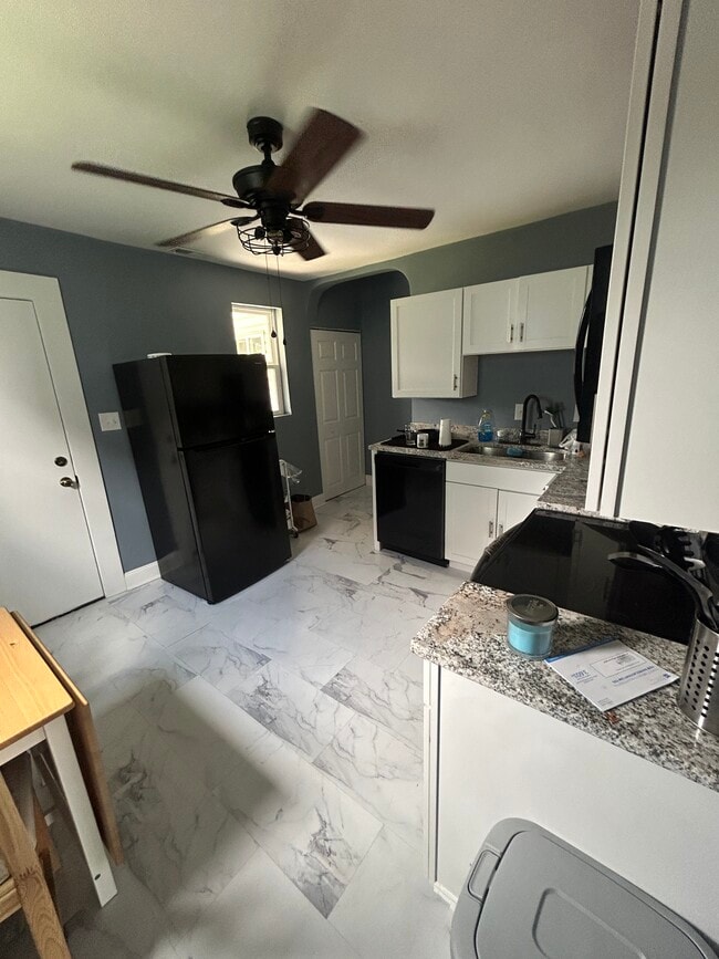Building Photo - 539 Southwood Ave