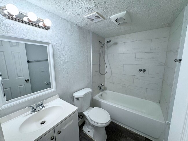 Foto del edificio - 4160 21st St