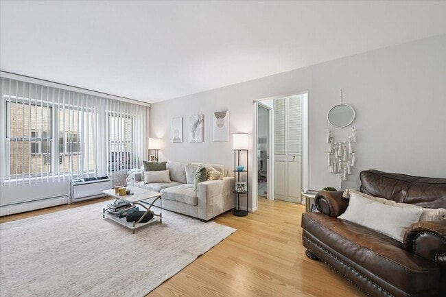 Foto del edificio - 420 W Aldine Ave