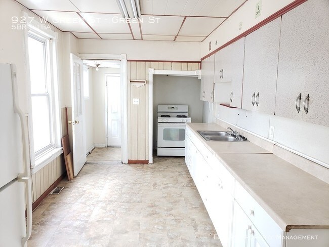 Foto del edificio - 5 Bedroom 1 Bathroom in Allentown