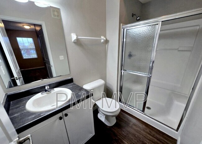 Foto del edificio - 892 Taylor Station Rd