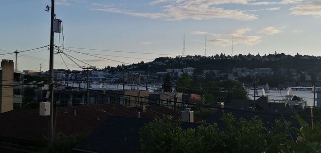 view of space needle and Lake Union from deck - 2315 Yale Ave E