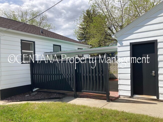 Building Photo - The cutest 3 bedroom house on the market (...