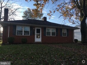 Building Photo - 510 Hanson Ave