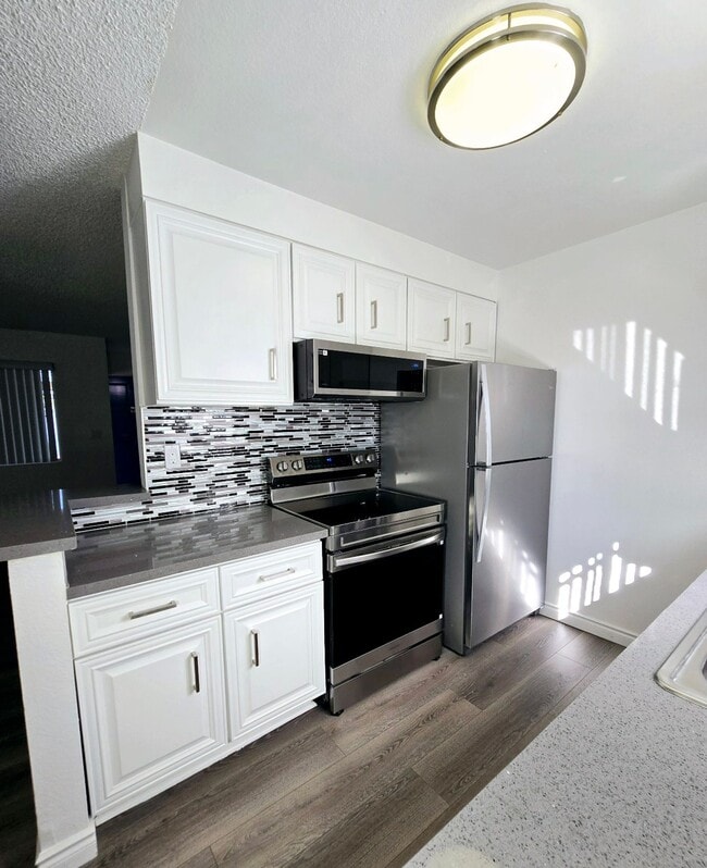 Foto del edificio - Harmony Court Apartments