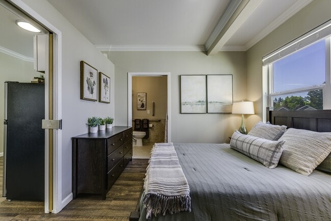 Building Photo - Aventine at Vancouver - 55+ Active Adult L...