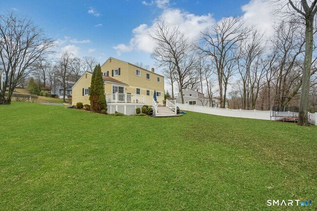 Foto del edificio - 51 Ledgewood Dr