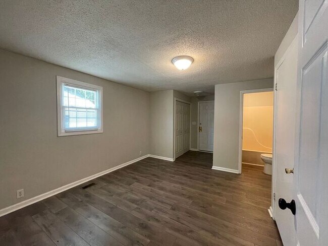 Foto del edificio - Charming 1BR/1BA Duplex with all the Upgrades!