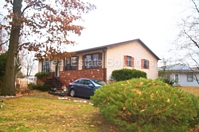 Building Photo - 3460 Buckingham Ln